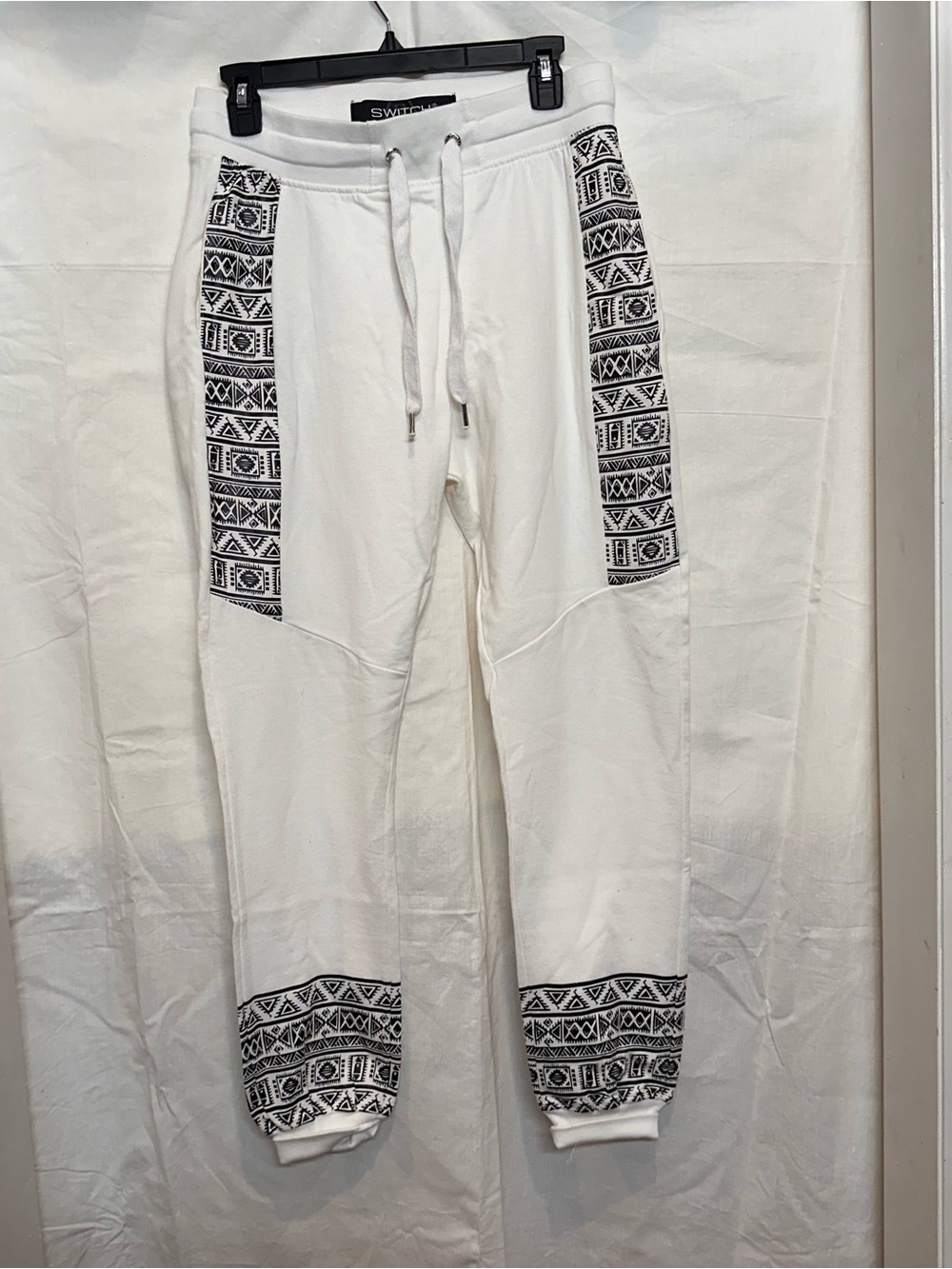 Switch Remarkable White Geometric Tribal Print Joggers Size Small